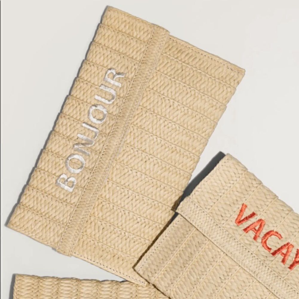 𝅺NEIMAN MARCUS STRAW CLUTCH